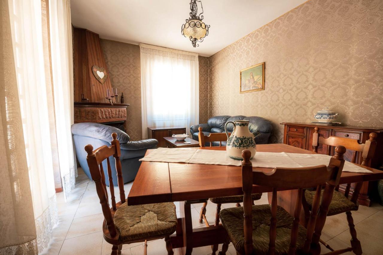 Casa Vacanze Dante Bed & Breakfast Gorfigliano ภายนอก รูปภาพ