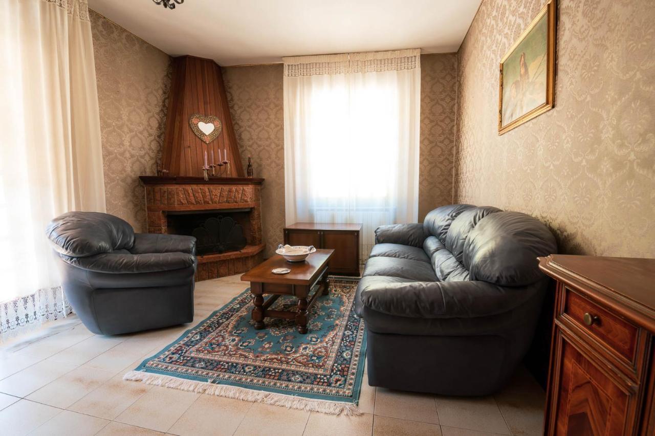 Casa Vacanze Dante Bed & Breakfast Gorfigliano ภายนอก รูปภาพ